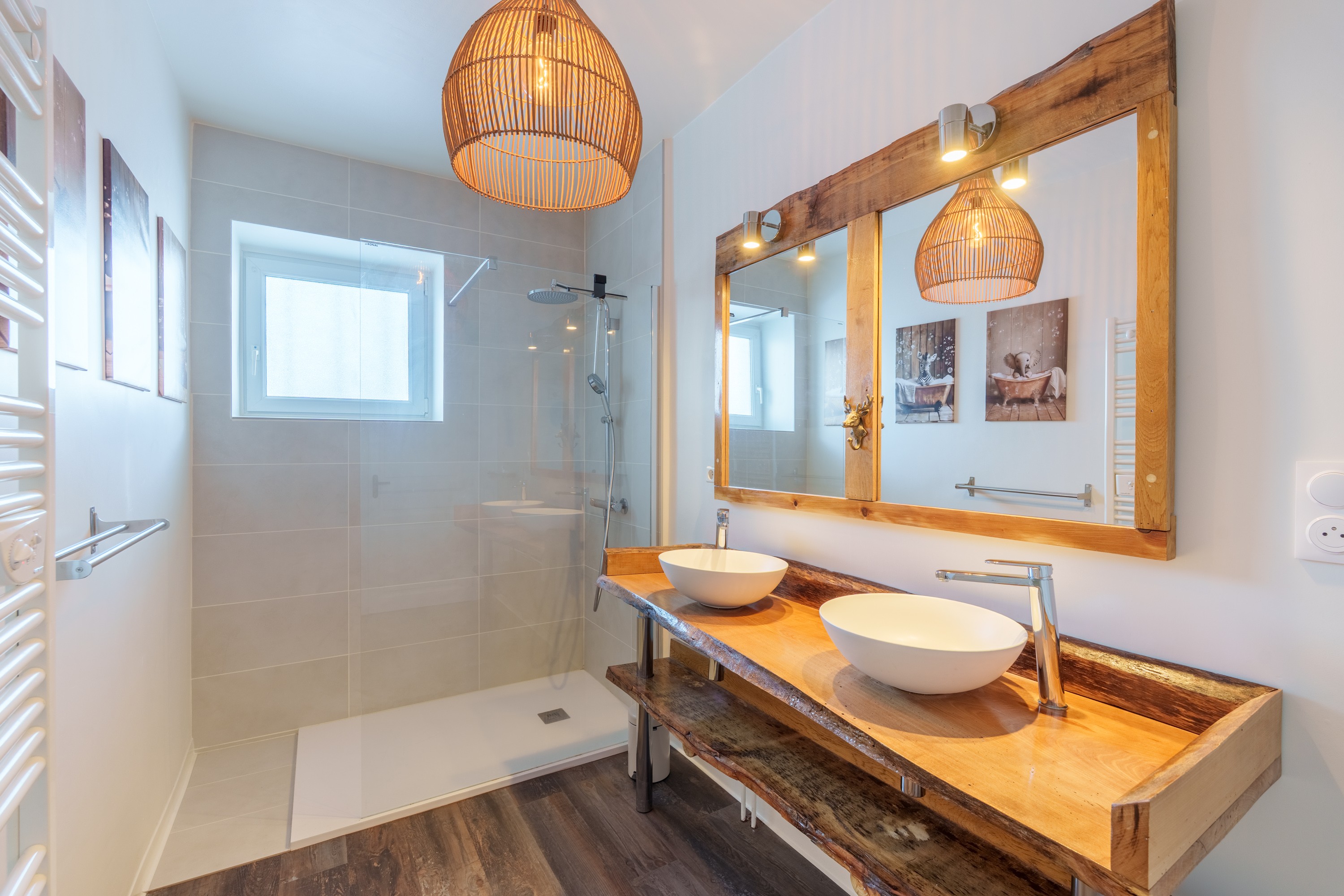 Shower room - Maison de Lyly