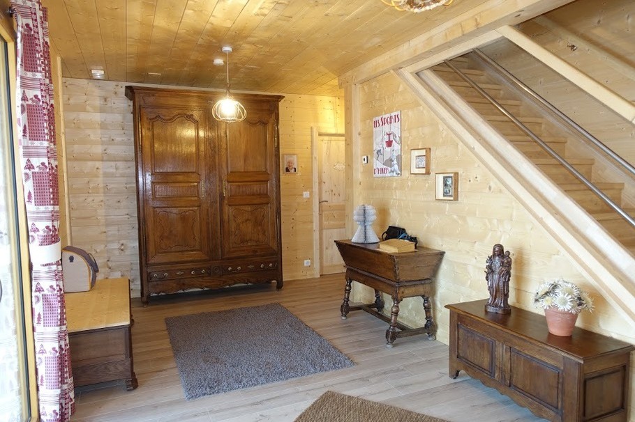 L'entrée avec baie vitrée