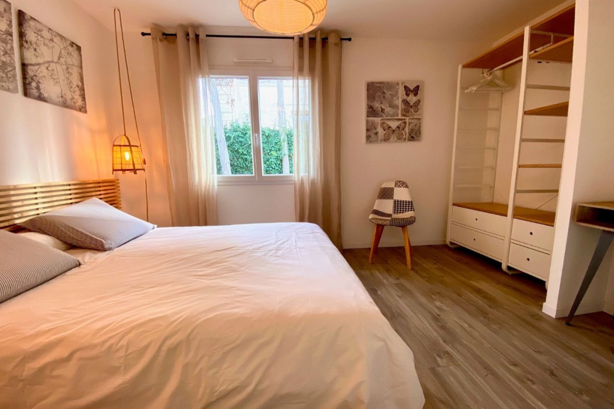 Chambre confortable – Location de vacances Hérault.