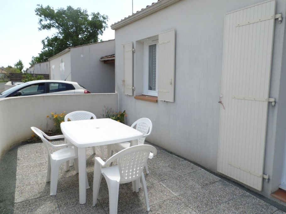 Façade avant avec terrasse