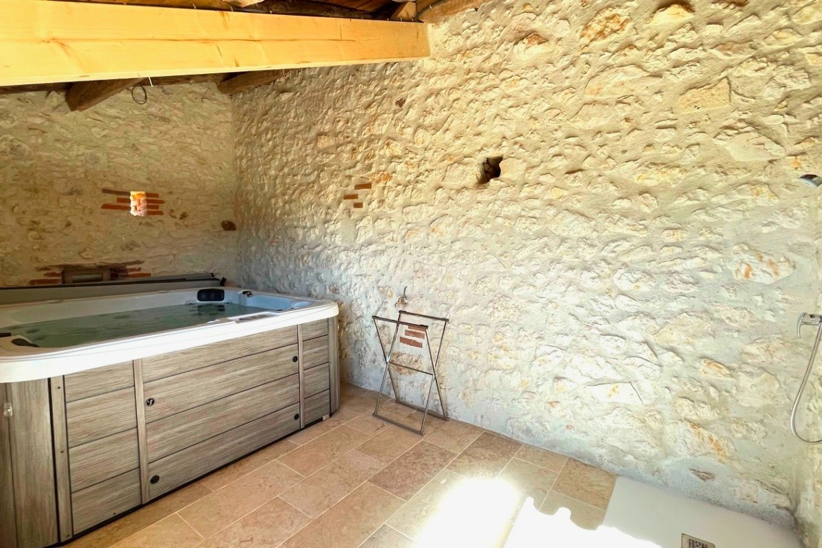 Gîte 6 personnes avec piscine et spa en Lot-et-Garonne
