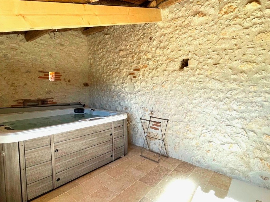 Gîte 6 personnes avec piscine et spa en Lot-et-Garonne