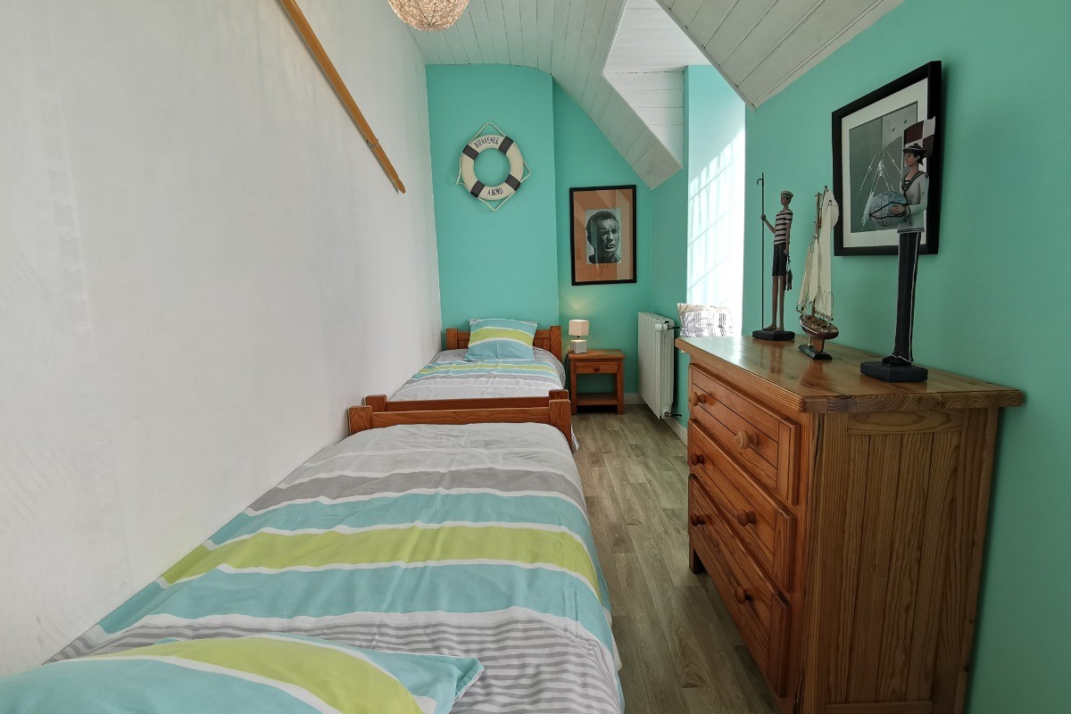Etage: Chambre 3 - 2 lits 80