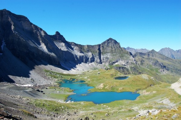 Au pied de la muraille de Baroude, de merveilleux joyaux