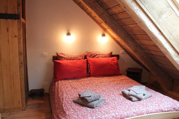 Chambre mansardée 2ème étage lit en 140 + 1 lit mezzanine
