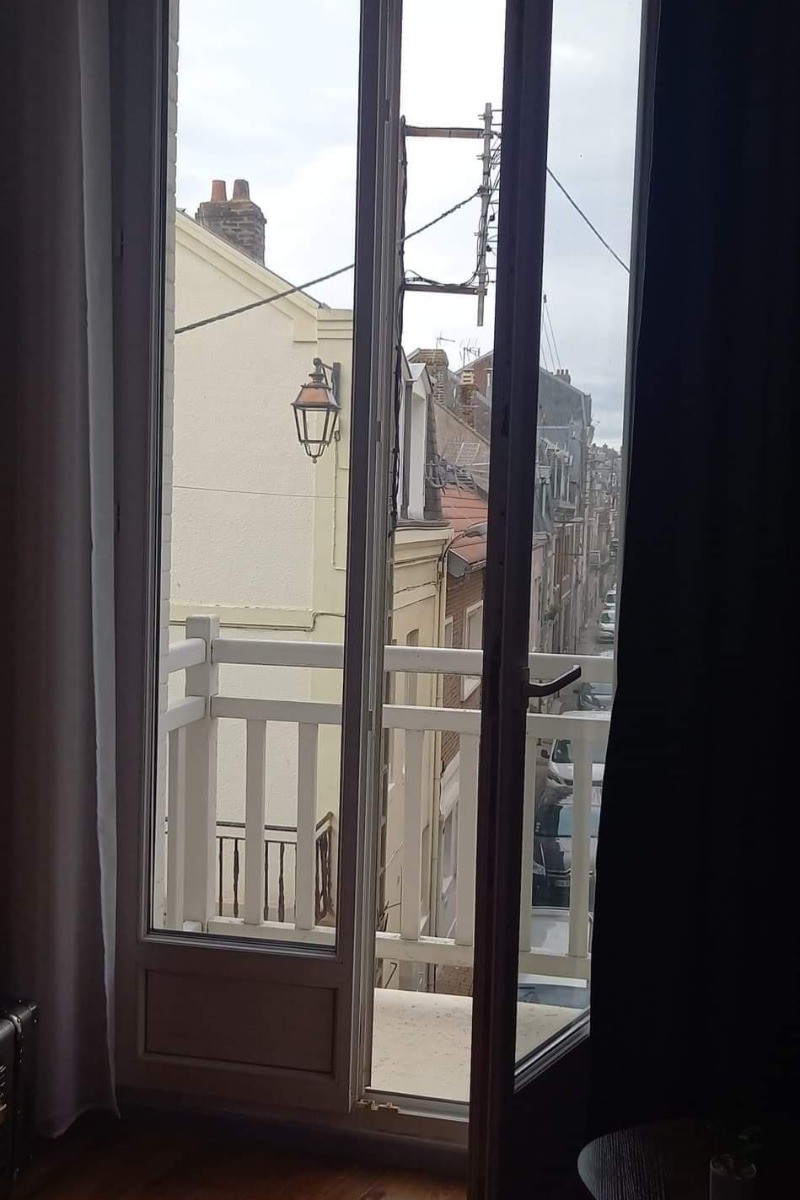 Porte fenêtre, le balcon
