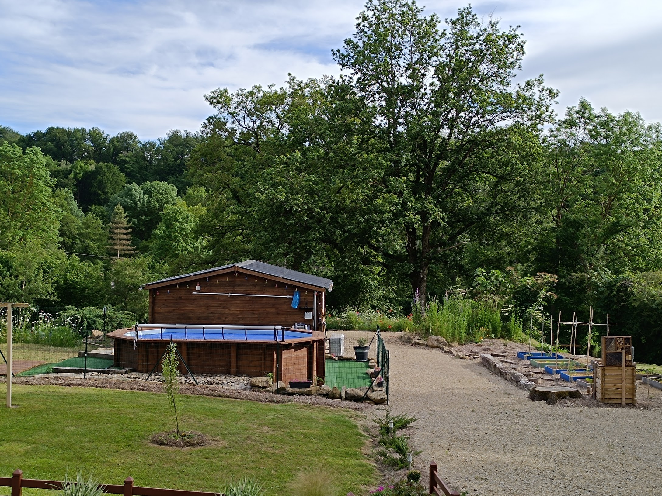 Charming gîte with swimming pool in the heart of Aveyron