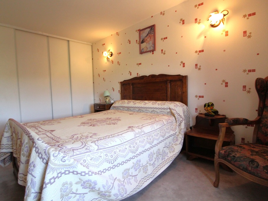 Chambre n°2 - Gîte du Han à Saint-Remy, Vosges – Appartement nature, jardin, terrain pétanque