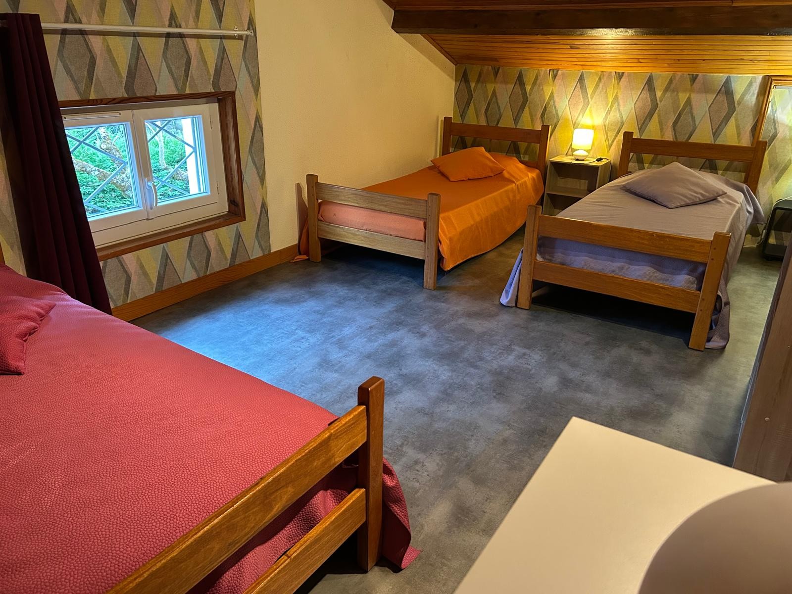 chambre 3 lits 90
