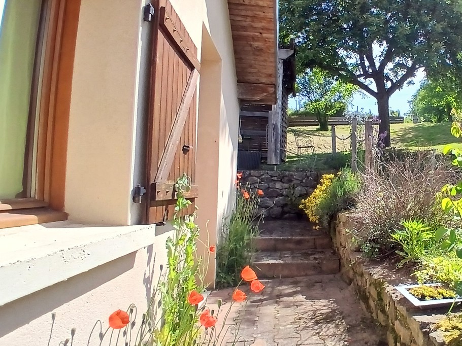 The Sensation Nature holiday cottage: Access to the covered terrace