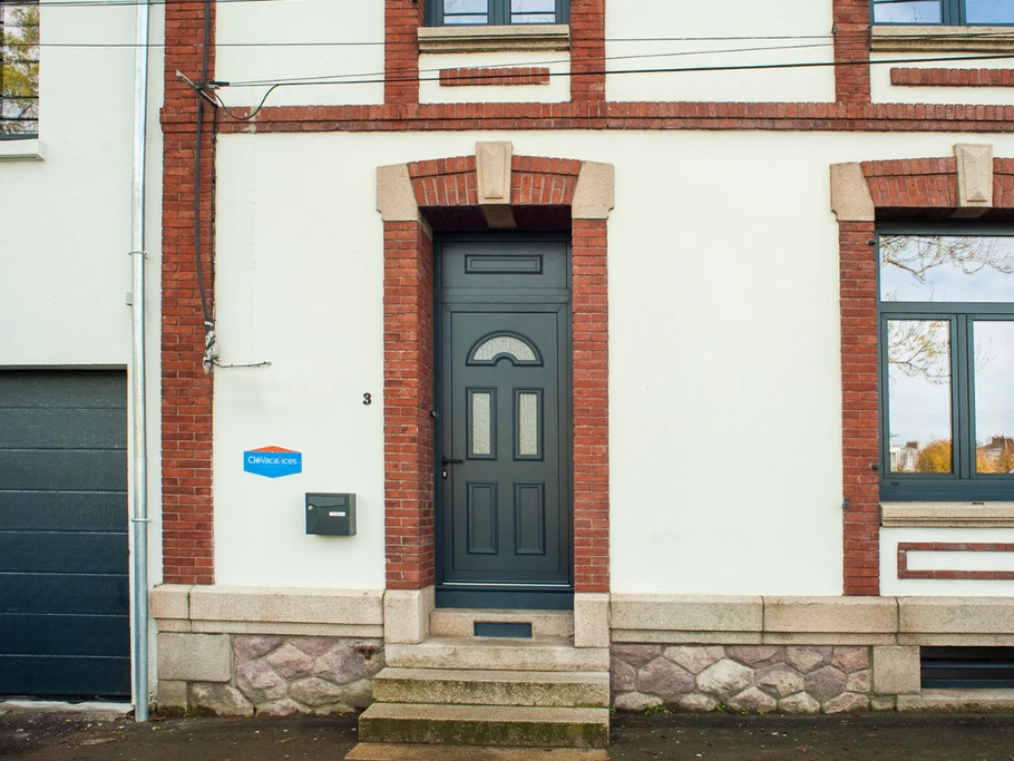 Ti Laouen, Clévacances, la maison vue extérieure côté rue