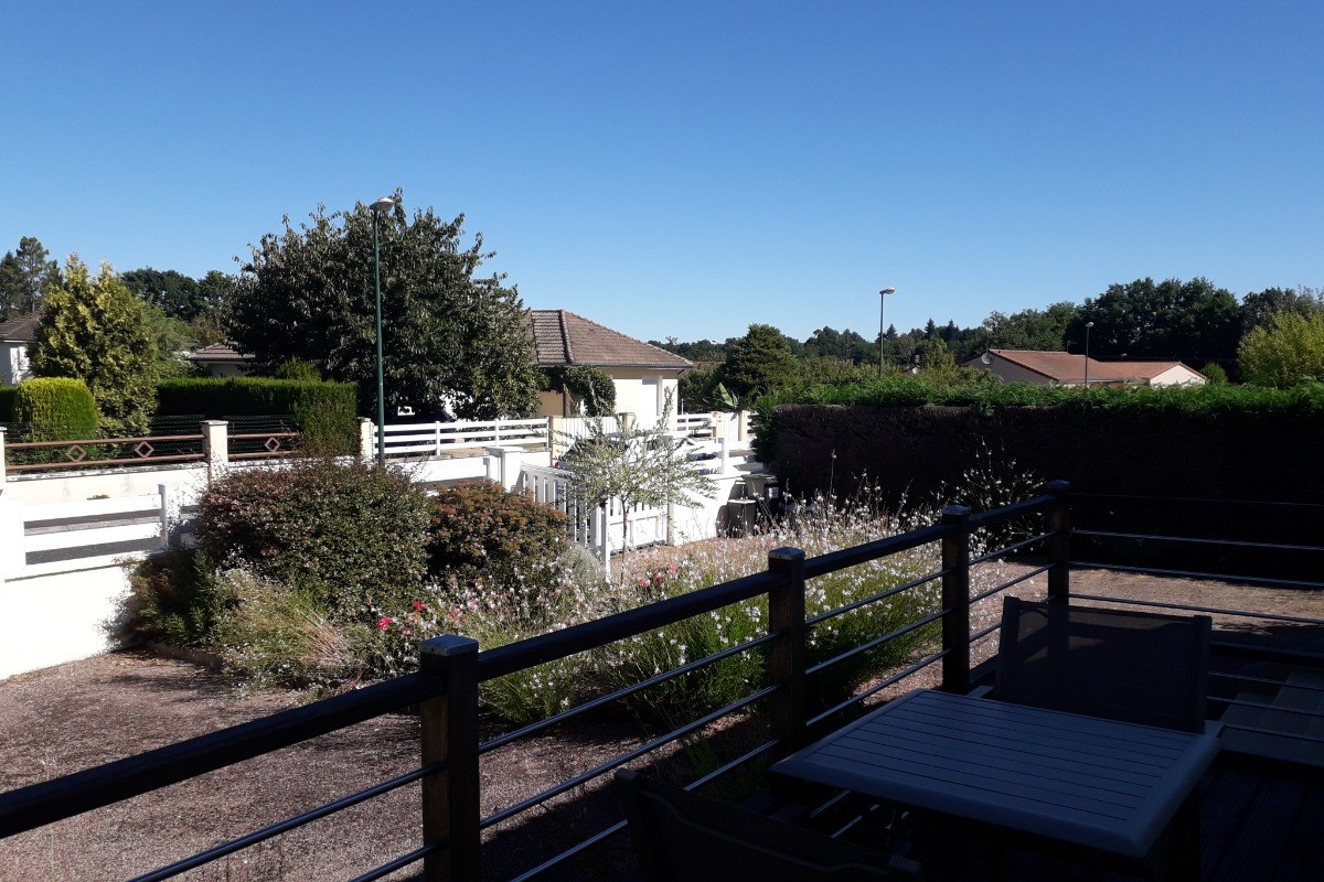 TERRASSE Gîte LES THUYAS HAUTE-VIENNE