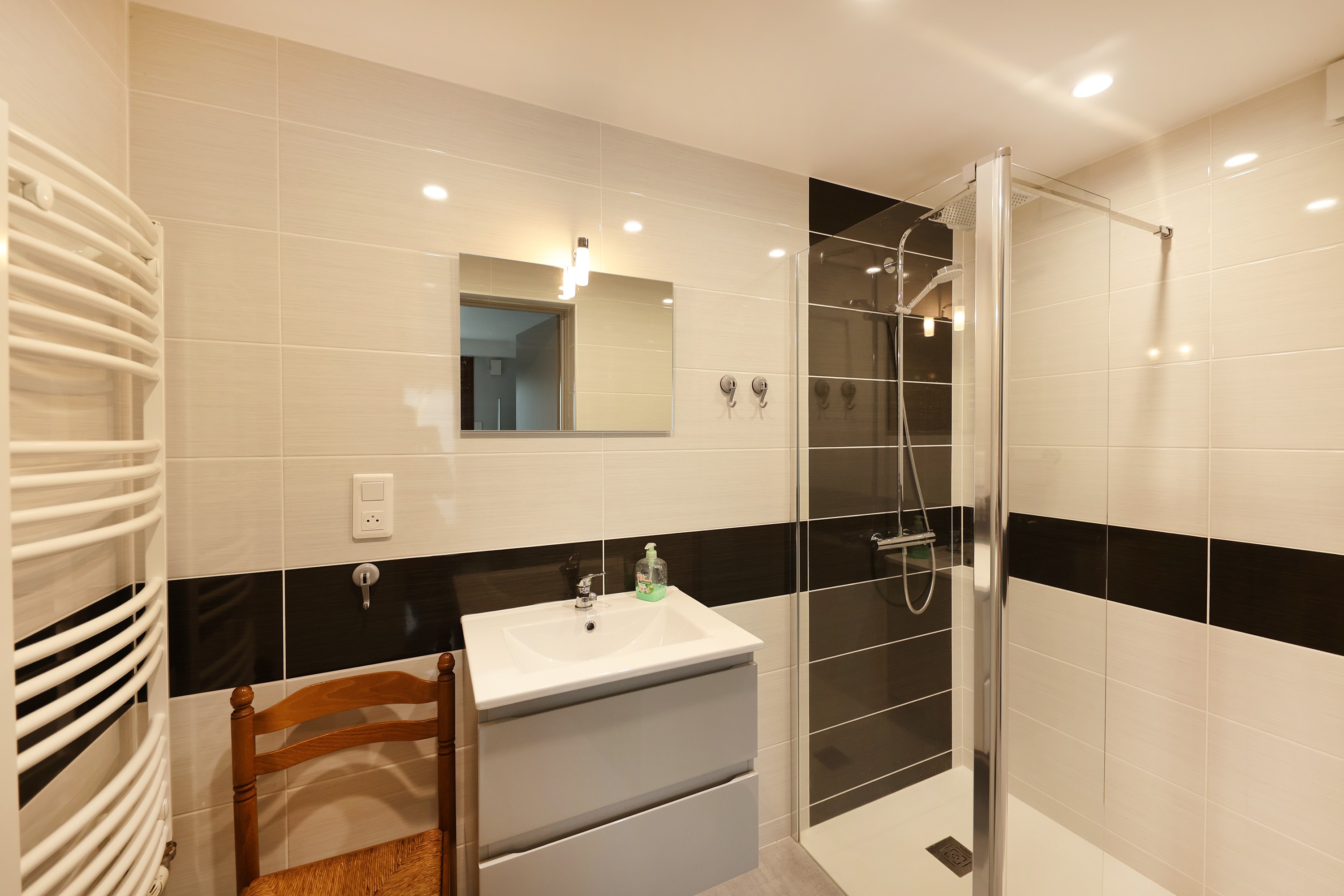 Shower room - Gîte with terrace, in a peaceful setting in the heart of nature, near Gérardmer