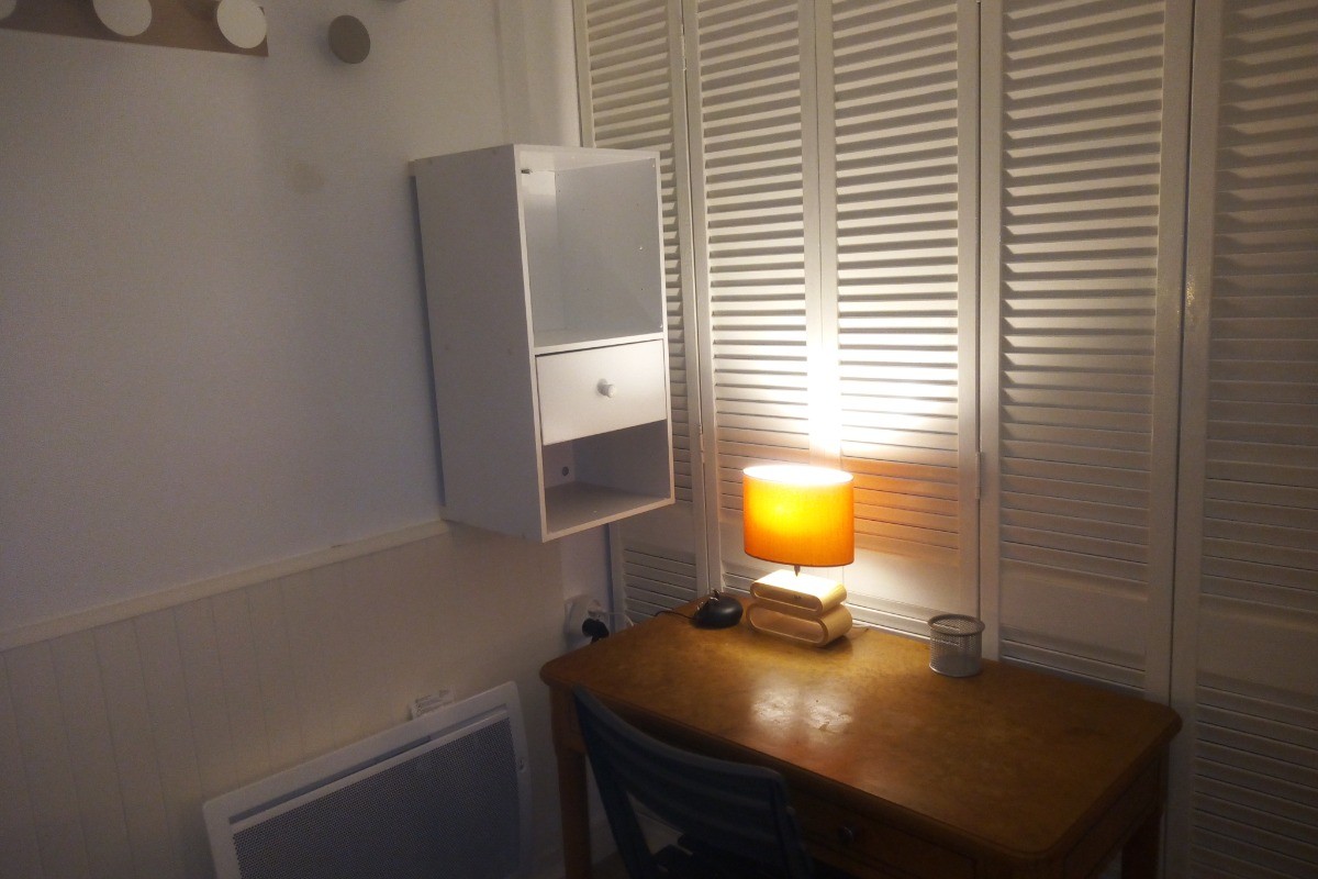 Coin bureau dans la chambre