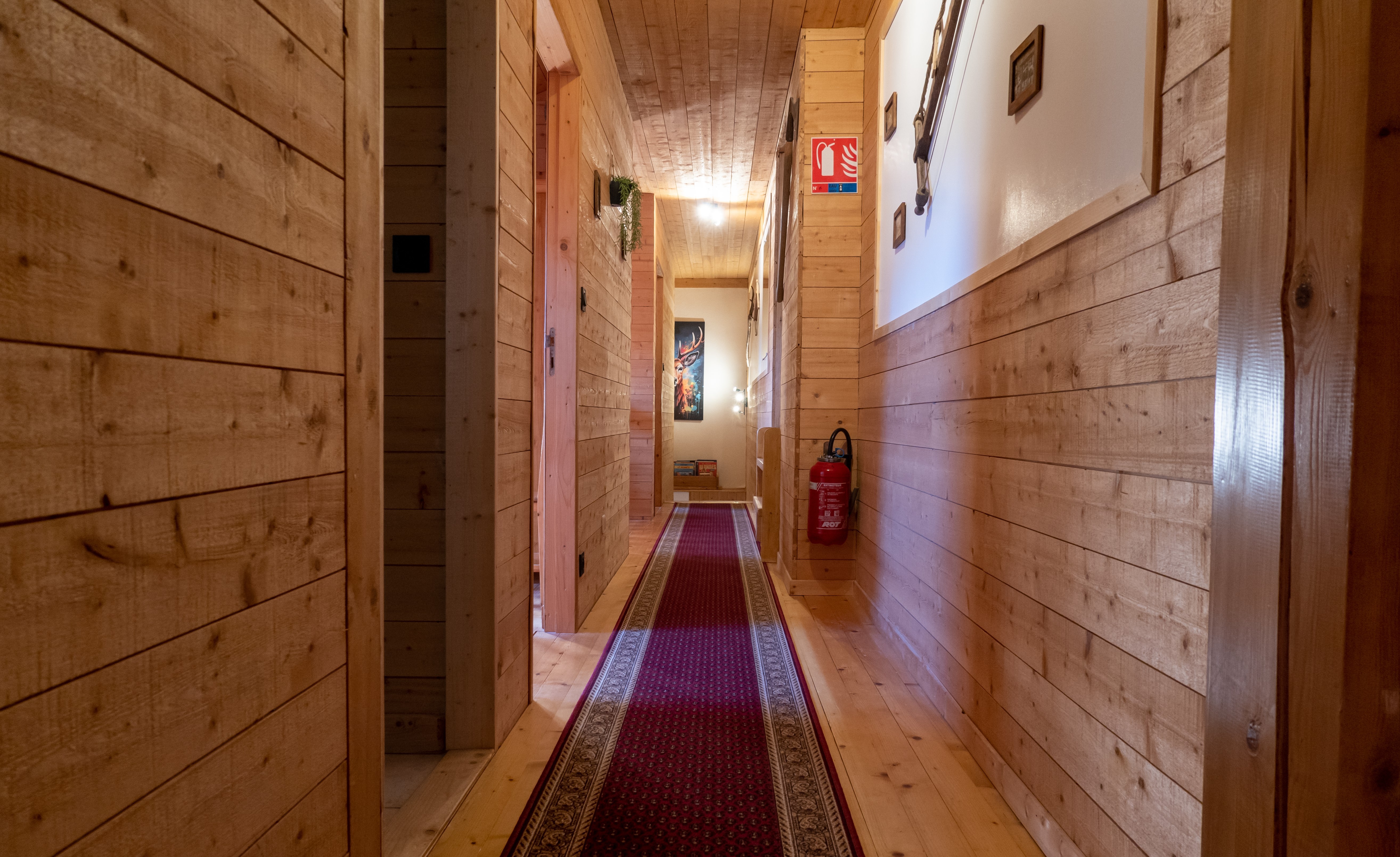 Couloir d'accès chambres- Gite Perce Neige Bien être