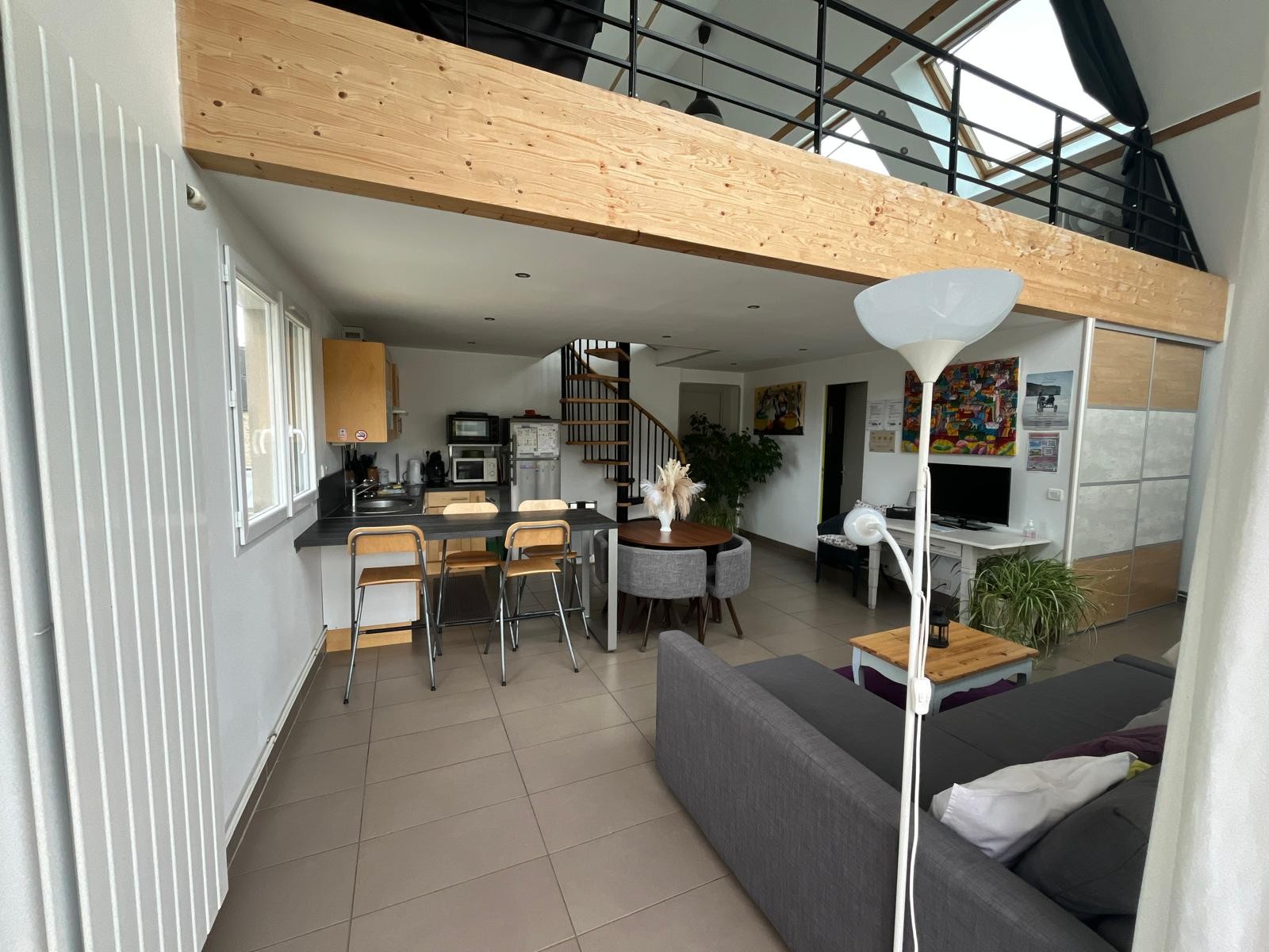 Séjour et coin cuisine