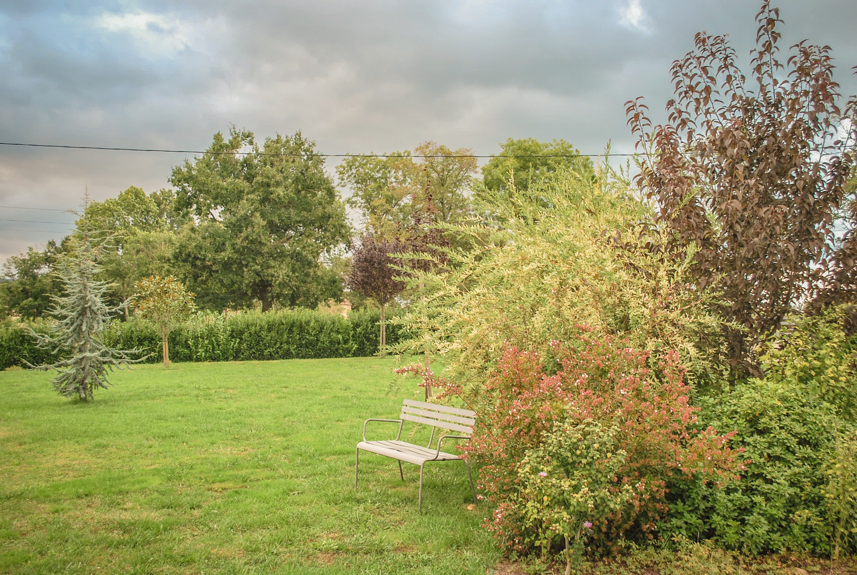 Le Logis de Ecuries, Renaison : le jardin