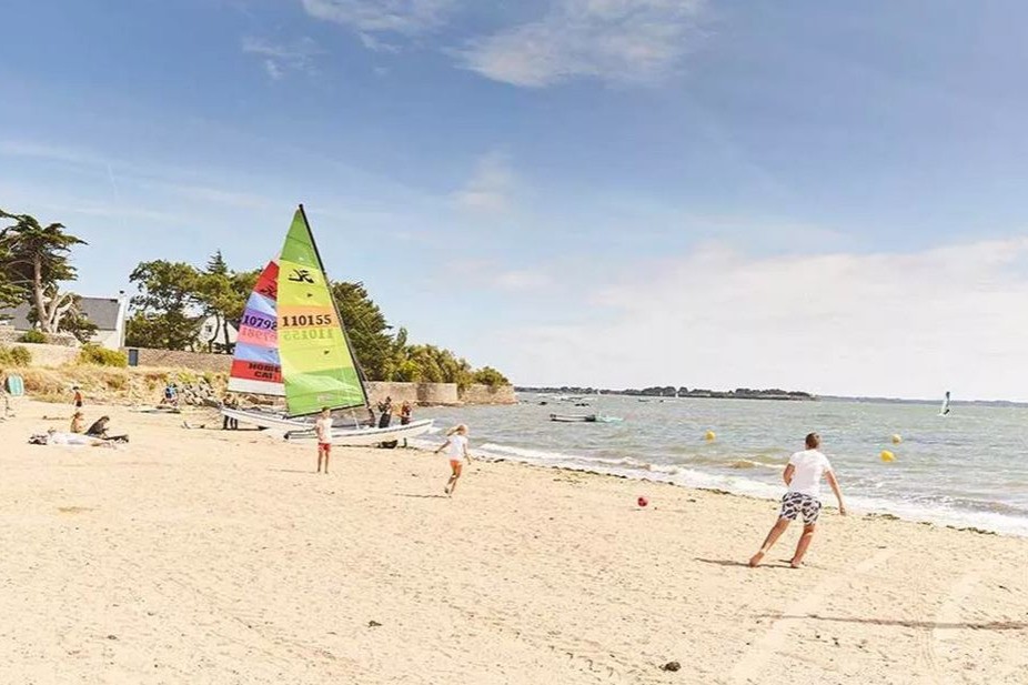 Plage de Moustérian, à 500 M