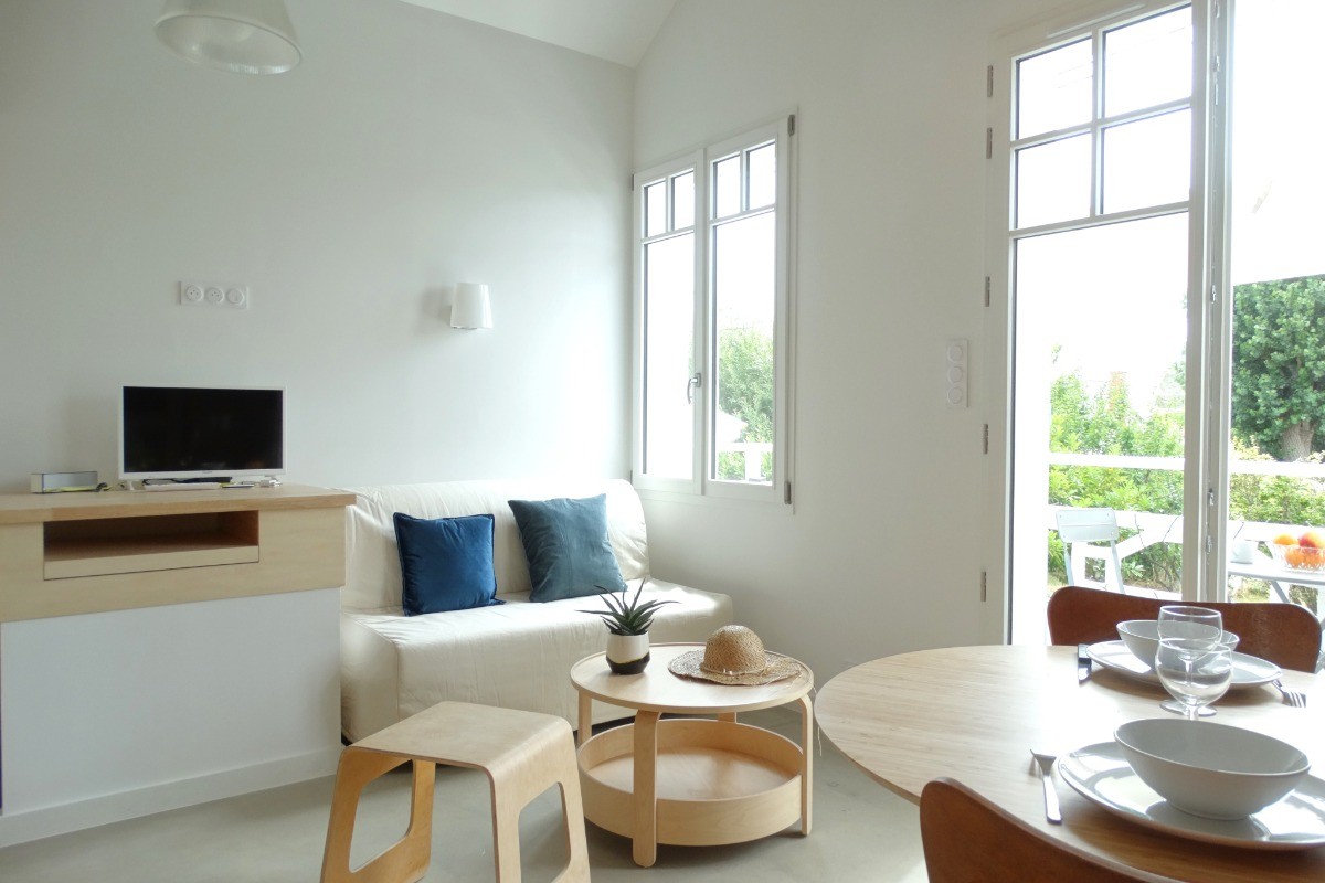 Coin salon avec couchage