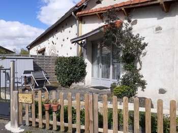 Gîte "Pic de Cluzel", Lieu-dit Les Rosiers, Saurier, Puy de Dôme, Auvergne
