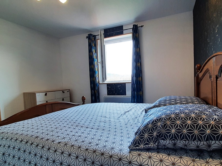 2ème niveau - chambre n°2 - 1 lit en 140x190 cm