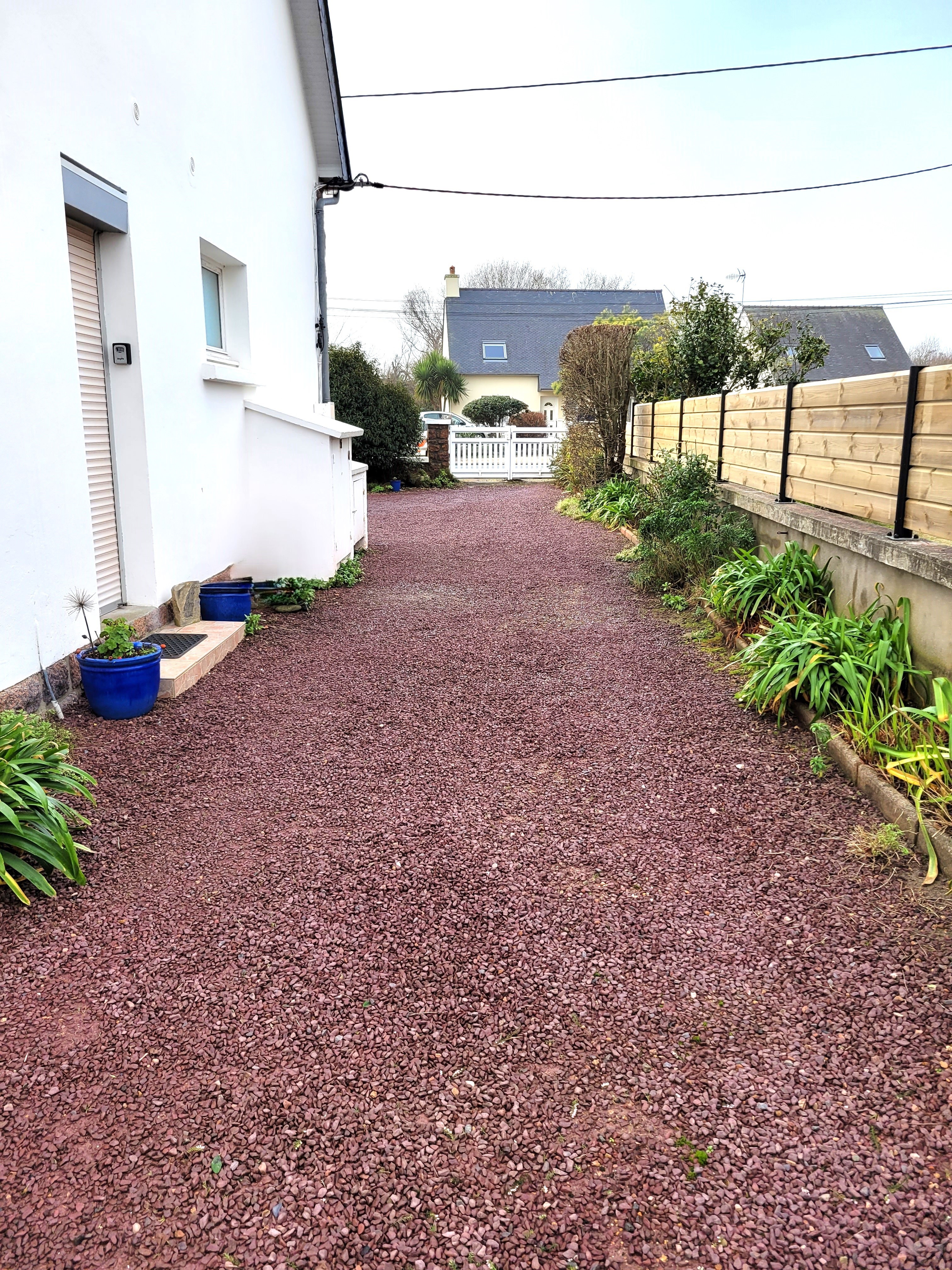 allée menant au logement