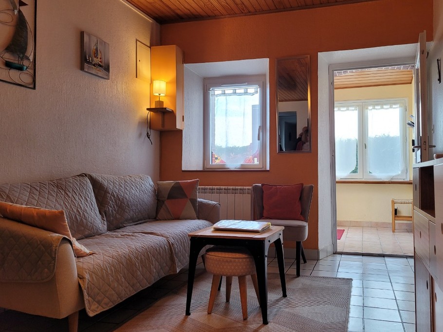 Salon-séjour-Hery-Meron-Clévacances-Location-Paimpol