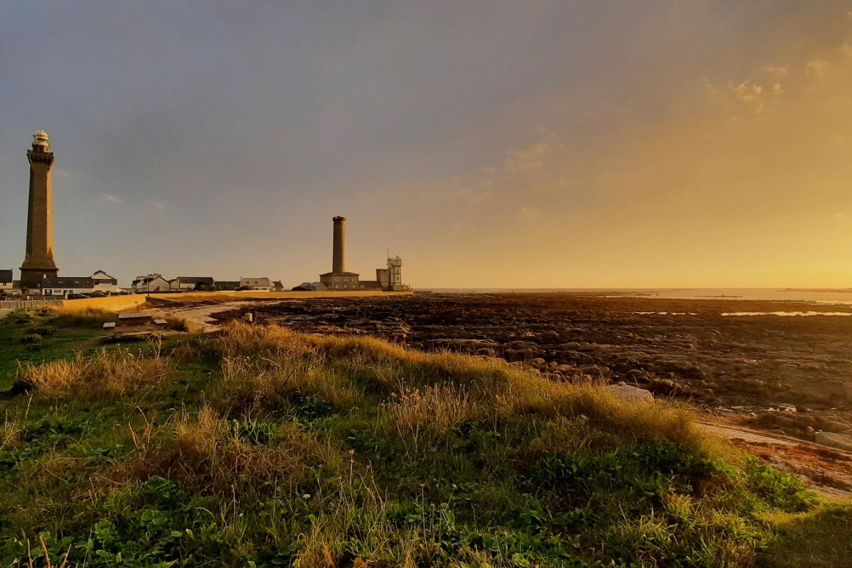 Le phare d'Eckmuhl à proximité de la maison