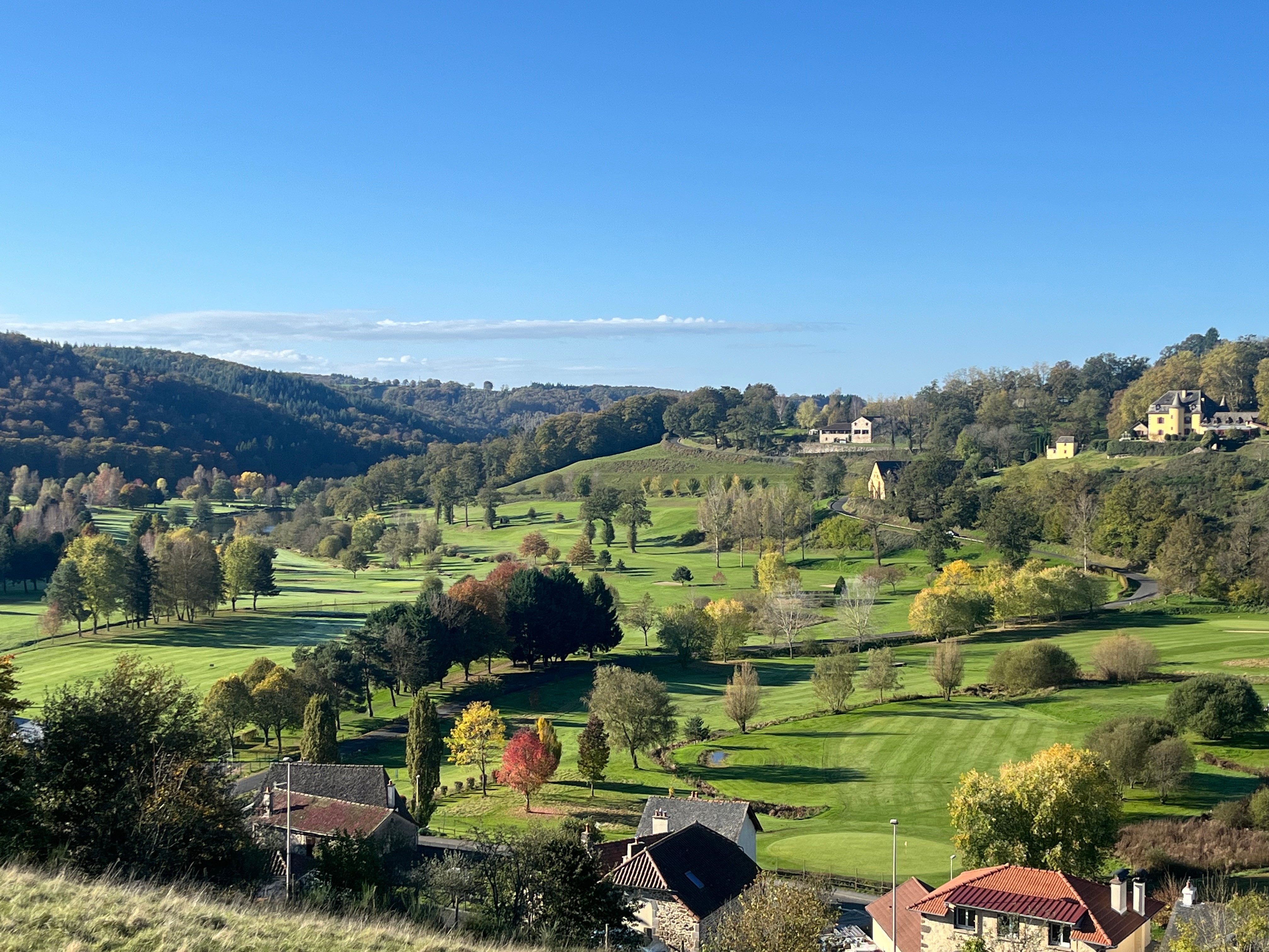 Golf 18 trous à 1 km
