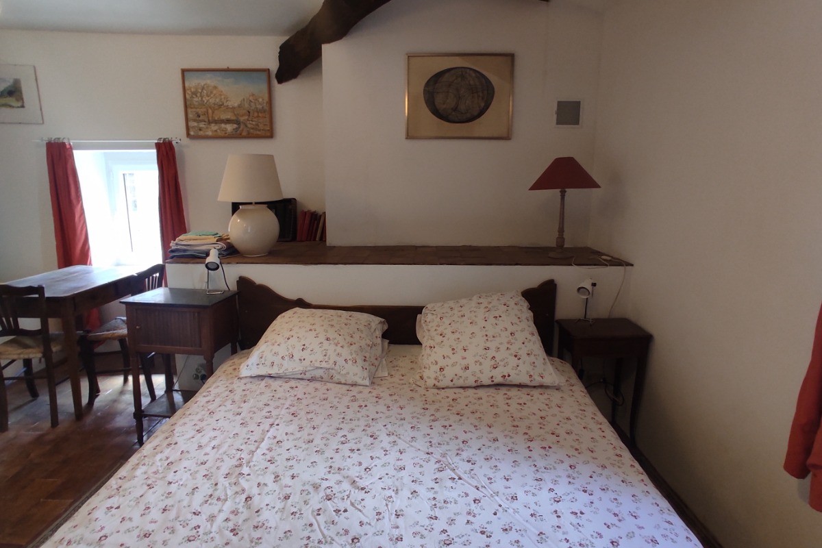La Treille - location de vacances à la campagne pour 2 personnes - la chambre