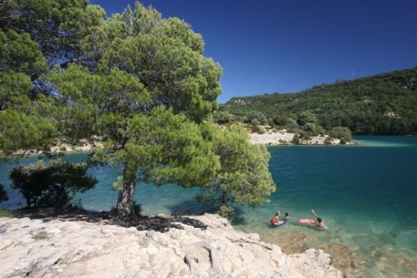 Le lac - La Grangeonne 2 (Esparron, Verdon, Provence)
