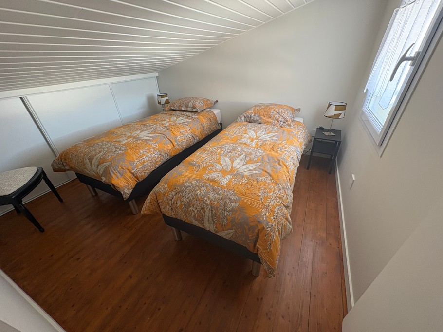 Mezzanine sleeping area (-1.80m)