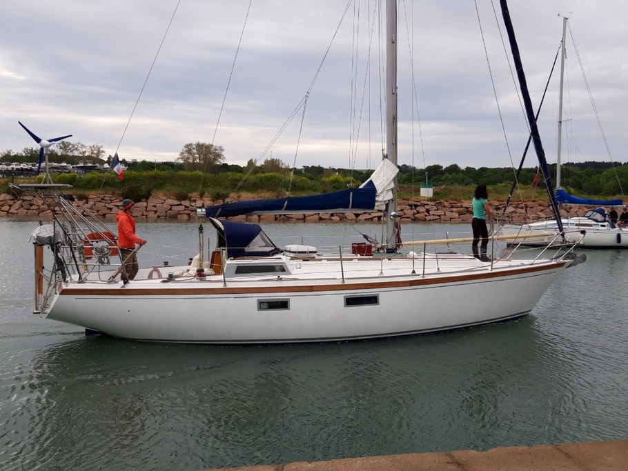 LORANT, Chambre d'hôtes, Clévacances, Bateau entrant dans le port de Paimpol