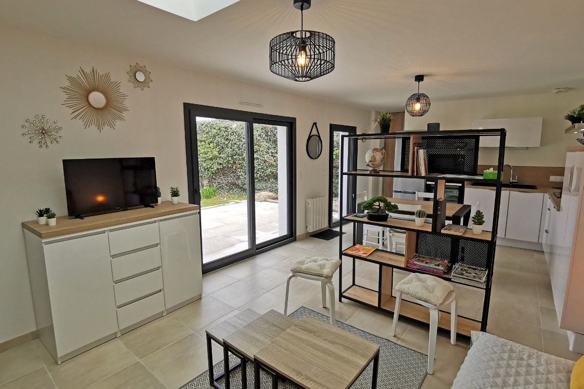 Pièce de vie avec salon séjour cuisine