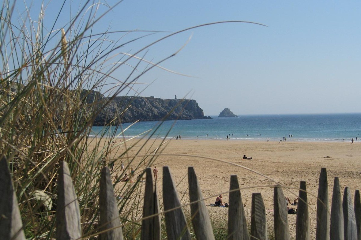 Camaret et la plage de Pen Hat en presqu'ile de crozon