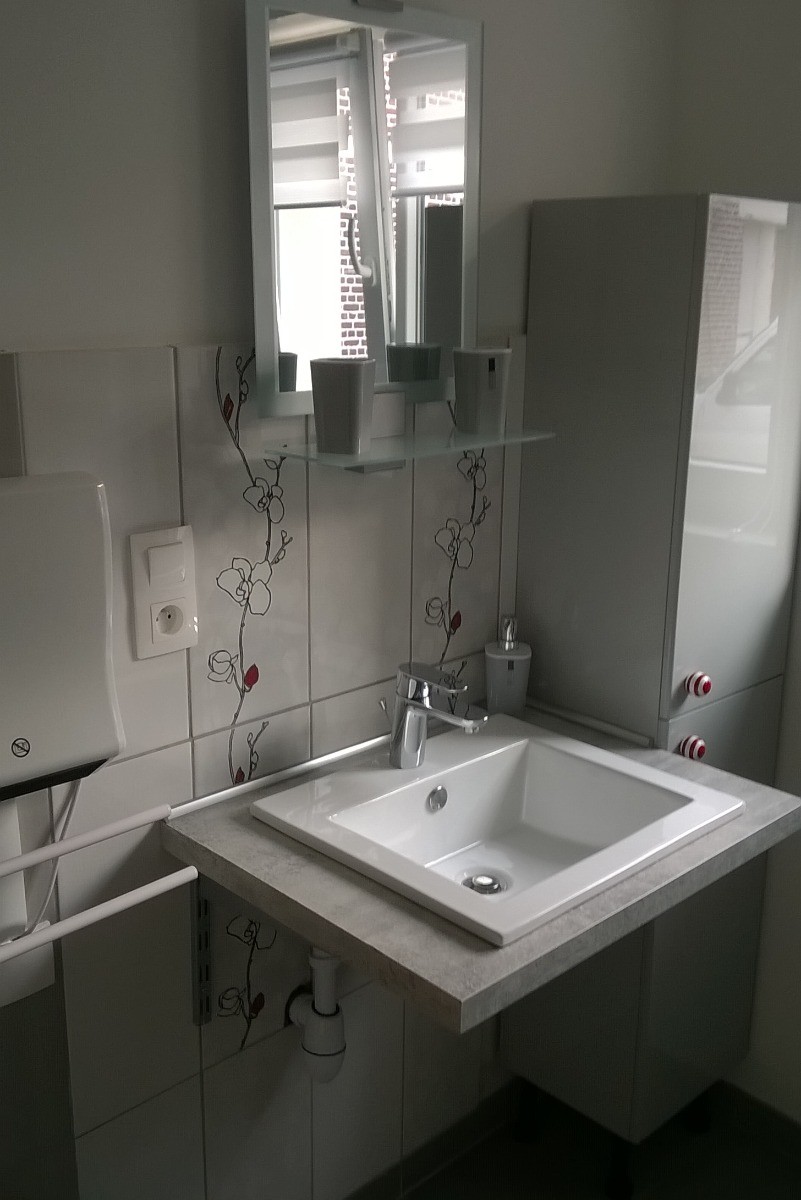Salle de douche au rez-de-chaussée