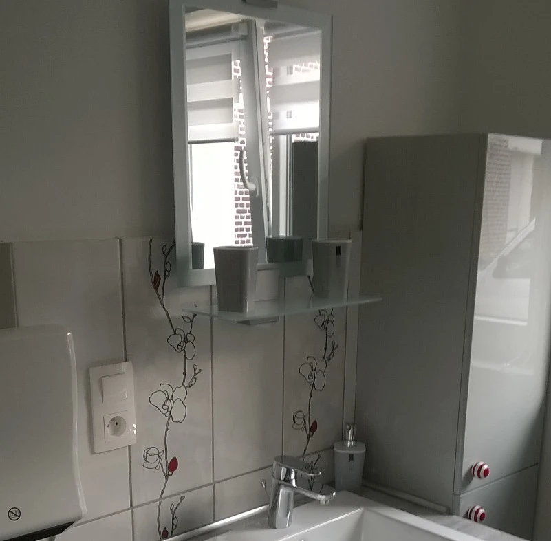 Salle de douche au rez-de-chaussée