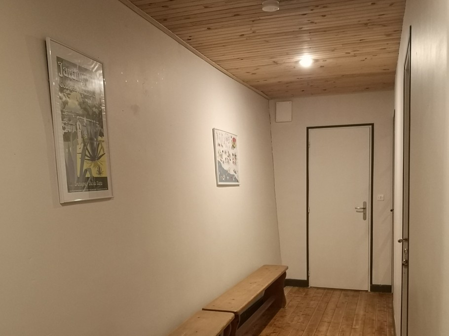 A l'étage, le couloir vers les chambres