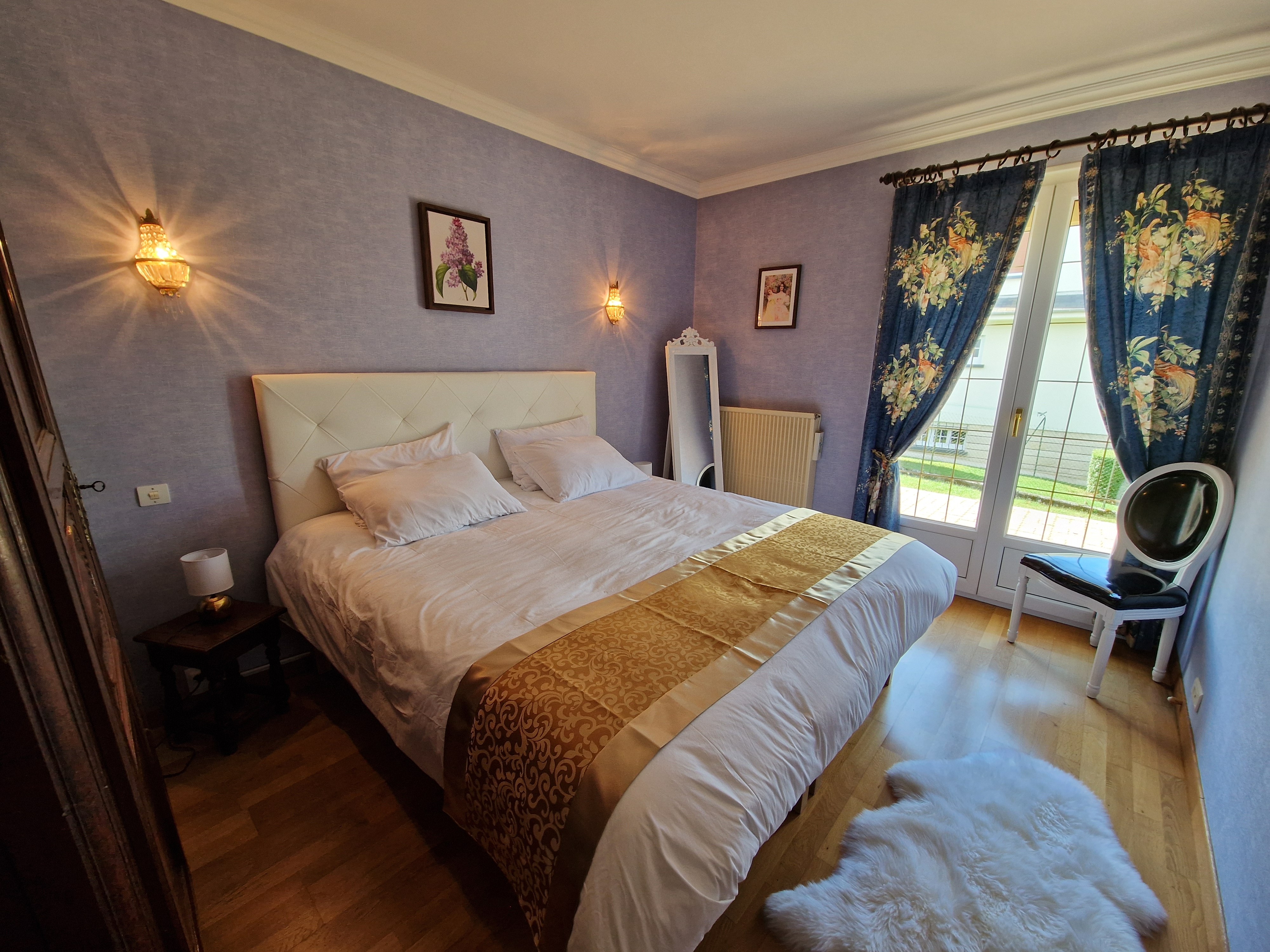 Bedroom 2, double bed 180x200 - Gîte les Lilas