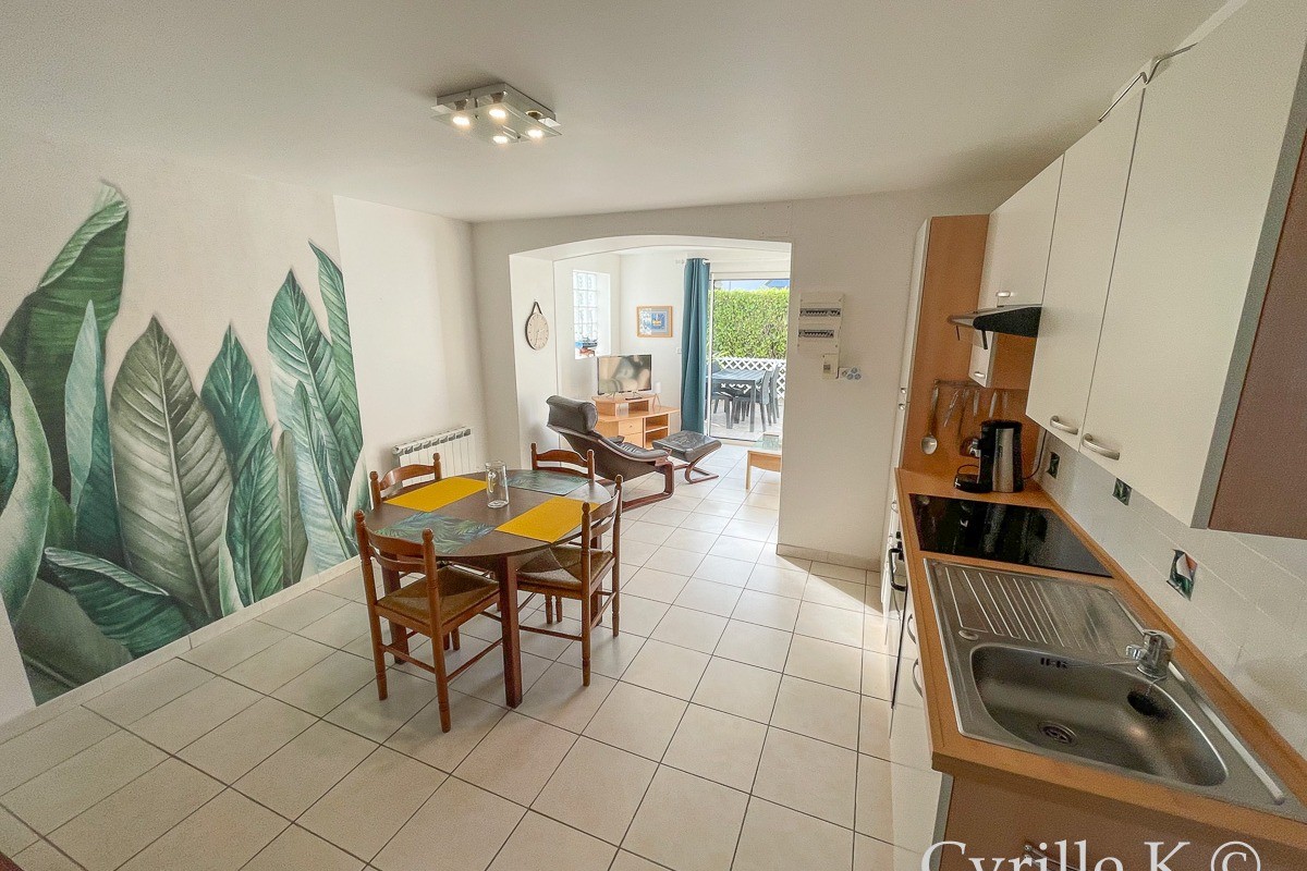 living room/kitchen