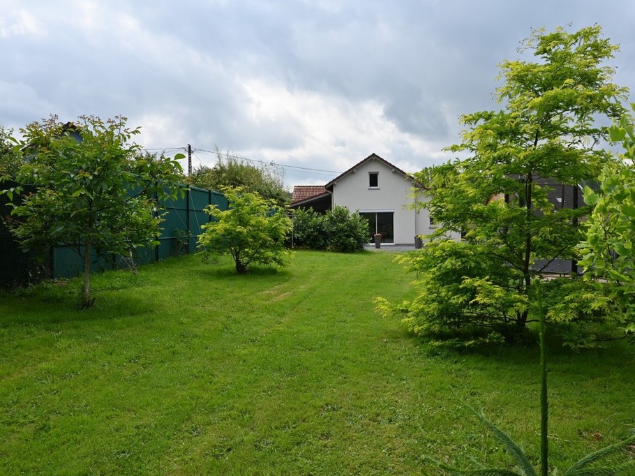 House with large enclosed garden