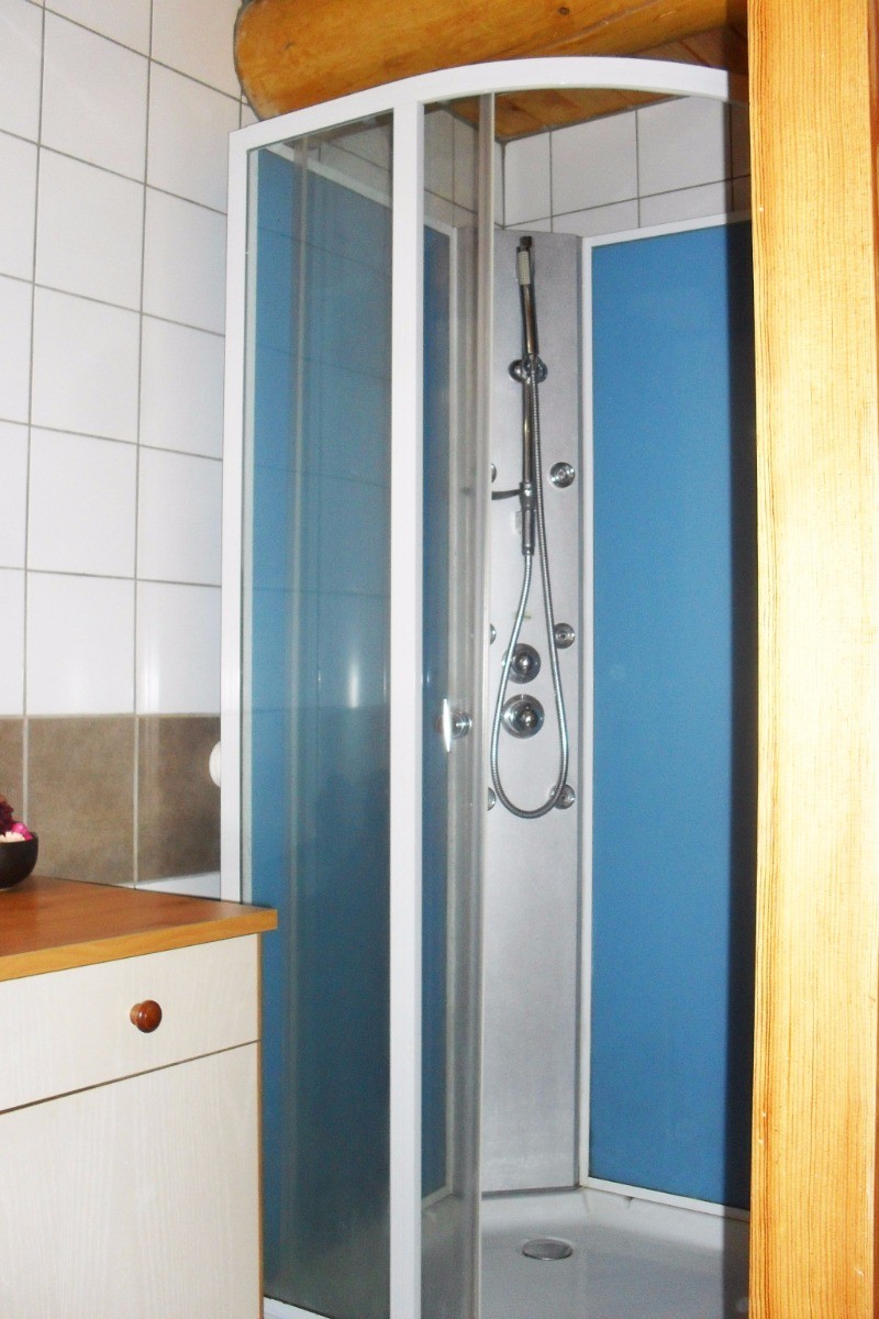 salle d'eau attenante à la chambre double
