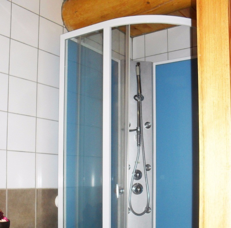 salle d'eau attenante à la chambre double