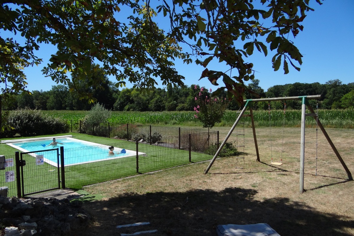 Piscine et portique